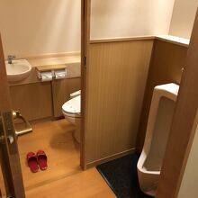 トイレは広いです