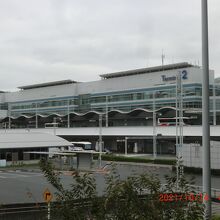 第二ターミナルに入って行きました