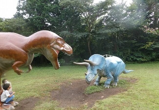 恐竜のいる公園