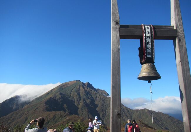 大迫力の谷川岳を目の前に望む最高の展望所