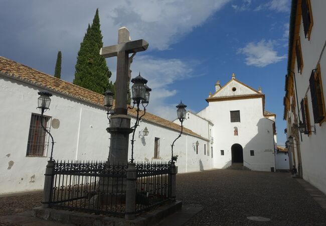 カプチーノス広場（灯火のキリスト広場）