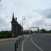 ポツダムとベルリンの境にあるグリーニッカー橋は東西冷戦の象徴、米・ソ連スパイの交換が行われた。