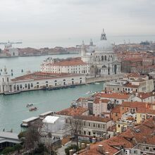 鐘楼からの景色（運河と教会）