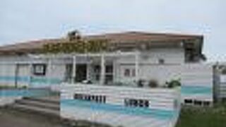 ビーチでハワイ気分