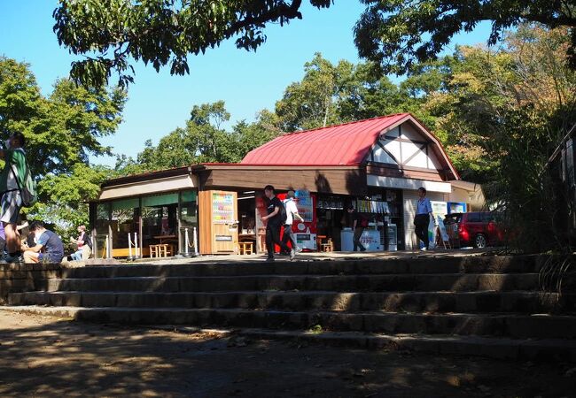 高尾山山頂の茶店
