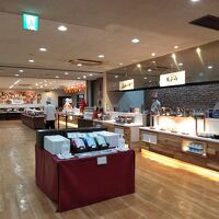 バイキングの料理コーナー。デザート・ドリンクは他にあります。