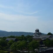 熊本市街地を一望できる熊本市役所の展望台。熊本城の近くにあることから熊本城を見下ろすことができます。