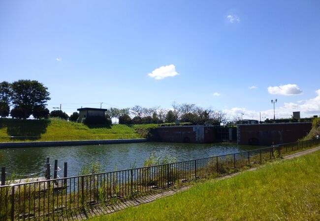 横利根閘門ふれあい公園