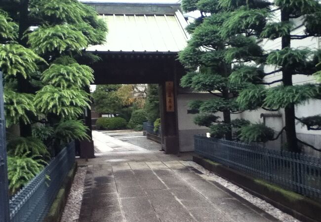 新馬場駅南側の日蓮宗のお寺