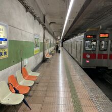 長野駅から１駅目。