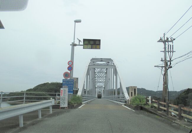 大矢野島からは２つの橋を渡って行きます。