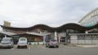 四郎ヶ浜ビーチと直結。