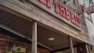 ボリューム満点のステーキ