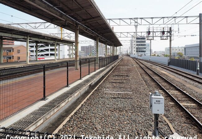 佐賀線ホーム跡が残っています。