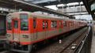 レトロな車両も