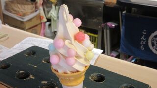 讃岐うどん作り体験ができる土産物やさん。おいりソフトを是非。