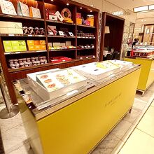 ピエール・エルメ・パリ 日本橋三越店