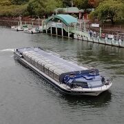 大阪城公園の大阪城港から中之島の淀屋橋港で折り返す、40分程度の観光遊覧船でした
