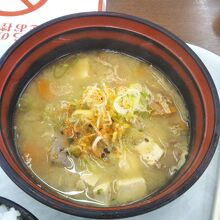 フードコートの豚汁