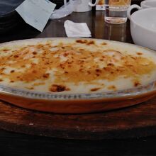 エビ入りのグラタン、トスカ。