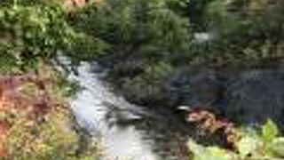 滝上町の中心部を流れる川