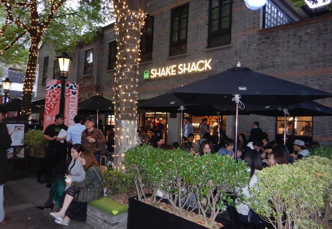 シェイク シャック (上海新天地店)