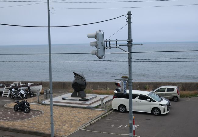 鹿部町ゆかりの作詞家の歌碑♪