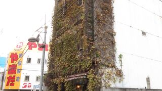 外観も素敵なピザ屋、週末は行列ができるとか