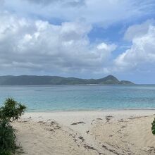 誰も居ないビーチ