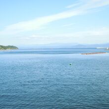 山川駅前にて