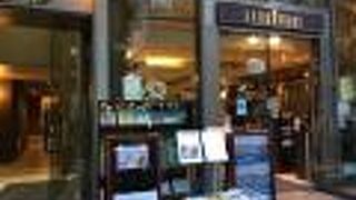 神保町の絵本専門店