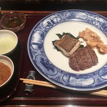 レディースランチのメイン、鯛と牛肉