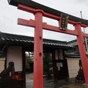 古くから「ごりょうさん」と親しまれている御霊神社