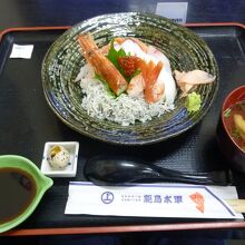 海鮮丼1500円