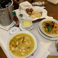 ルームサービスでもスルビのスープをいただけます。