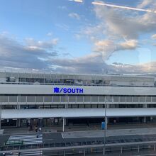 モノレールの車窓より