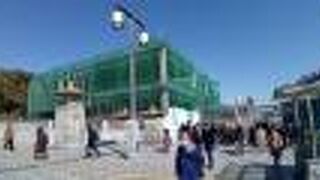 石造りのとても重厚できれいな橋