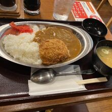 レトロなコロッケカレー