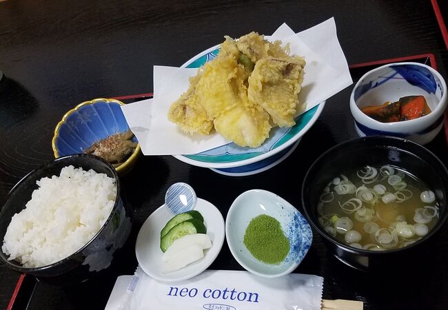 サービスランチの天ぷら美味しかったです。