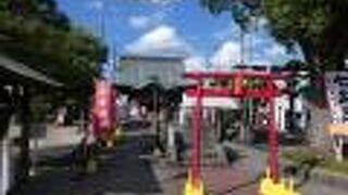 住宅街の由緒ある神社