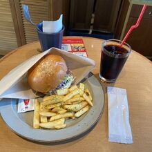 フライドチキンバーガーランチ