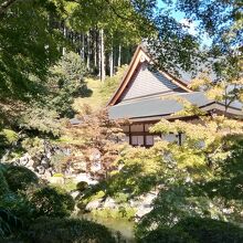 本堂の紅葉はもう少し