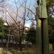 大きなオブジェと桜のコラボが良かった