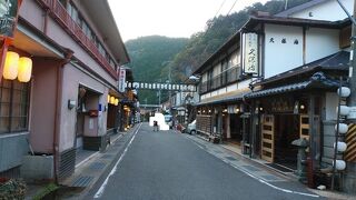 独特な景観が見られる温泉街