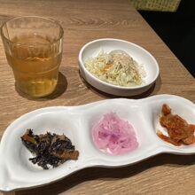 バンチャンとサラダ