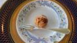 窓際の席は早めの予約を