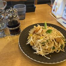 海老のパッタイ