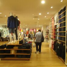 ユニクロ (セントラルワールド店)