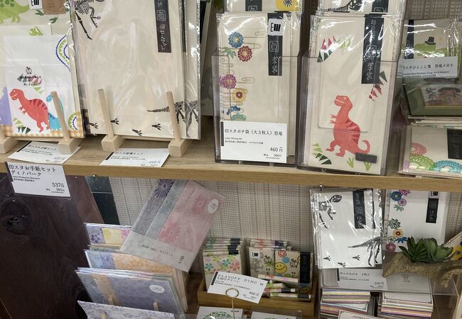 恐竜のグッズがいっぱい