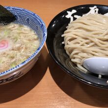 朝つけ麺大盛です。